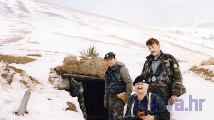 Baške Oštarije, veljača 1992.: Igor Kleković, Darko Tus i Boris Gržac