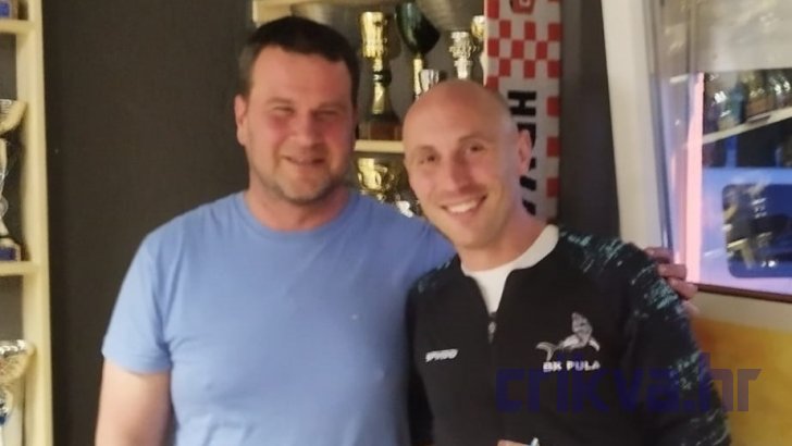 Kristijan Šipek i Darijan Živolić na druženju u prostorijama BK "Sveti Jakov" nakon povijesnog obaranja svjetskog rekorda u brzincu 