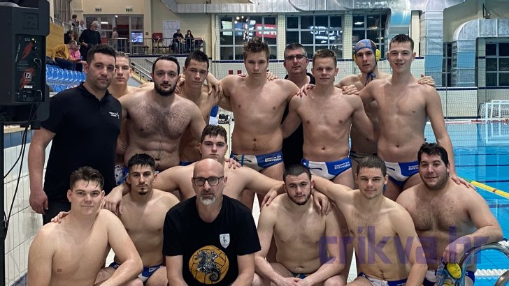 Vaterpolisti "Crikvenice" u Makarskoj