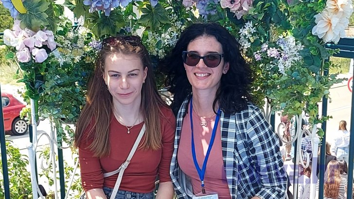 Lara Usmiani i Iris Mrzljak