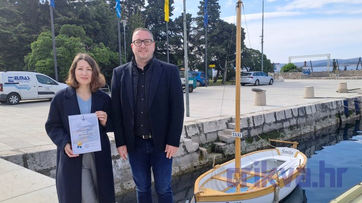 Silvija Huljina, ravnateljica Muzeja Grada Crikvenice i Mario Kružić. ravnatelj Županijske lučke uprave Crikvenica