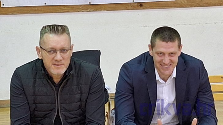 Zadovoljni predsjednik Alen Tomas i trener Bože Radoš