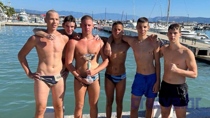 Pobjednici juniorske Divlje lige ekipa "Happy"