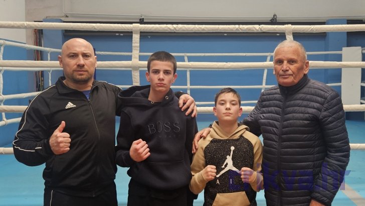 Treneri Kristijan Hodak i Ive Živković s Vitom i Ivanom
