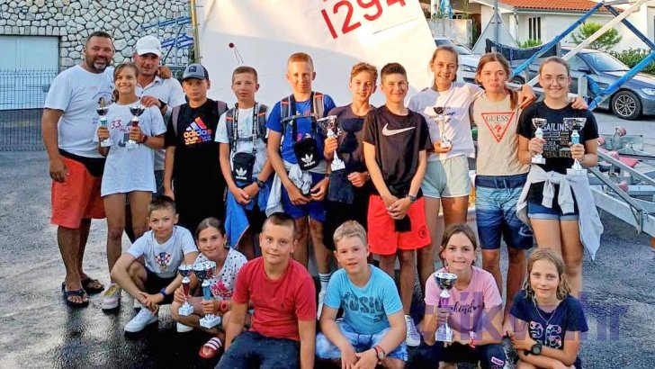 Jedriličarsko društvo "Val" Crikvenica