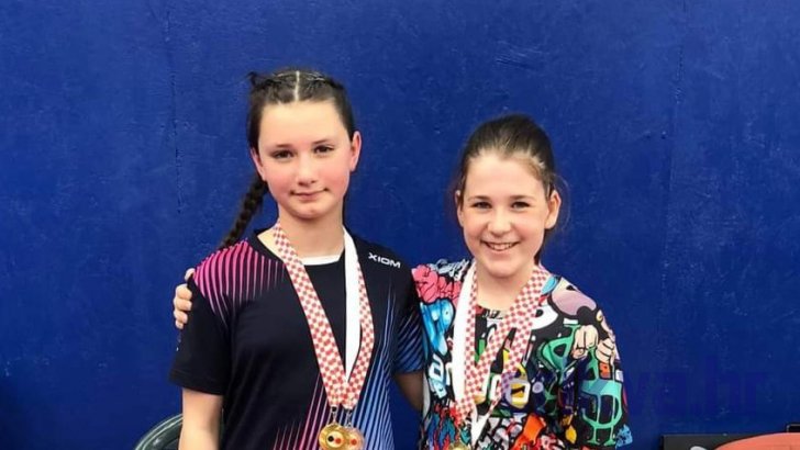 Sara Rivetti i Karla Ivčić